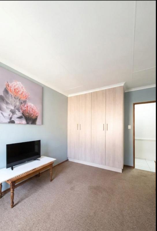 4 Bedroom Property for Sale in Hartenbos Heuwels Western Cape